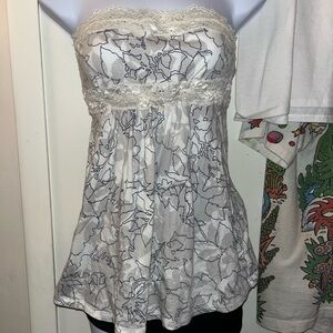 Y2K Abercrombie and Fitch Floral Lace Trim Strapless Top